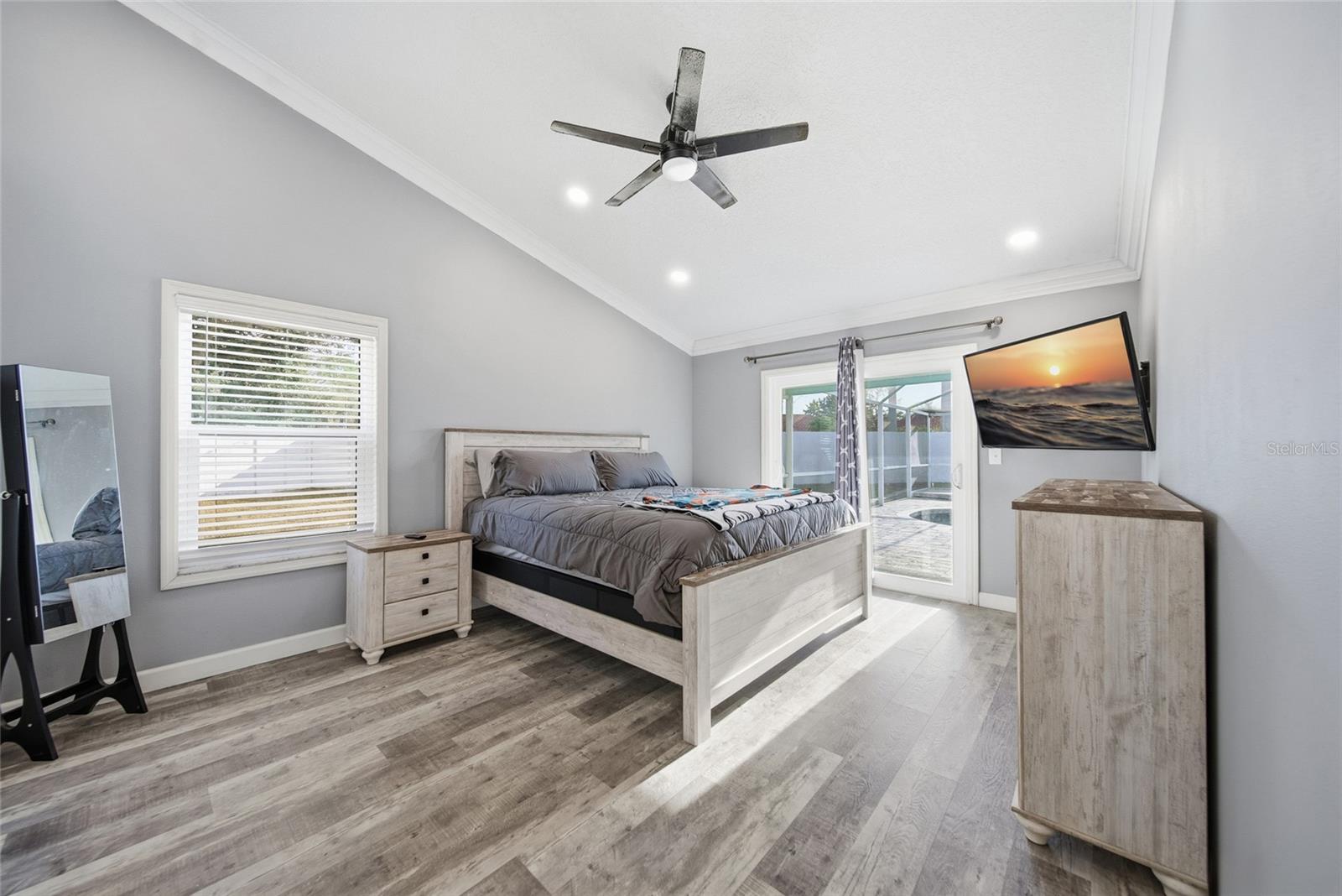 2SG | RIVERGLEN UNIT 2 - Residential