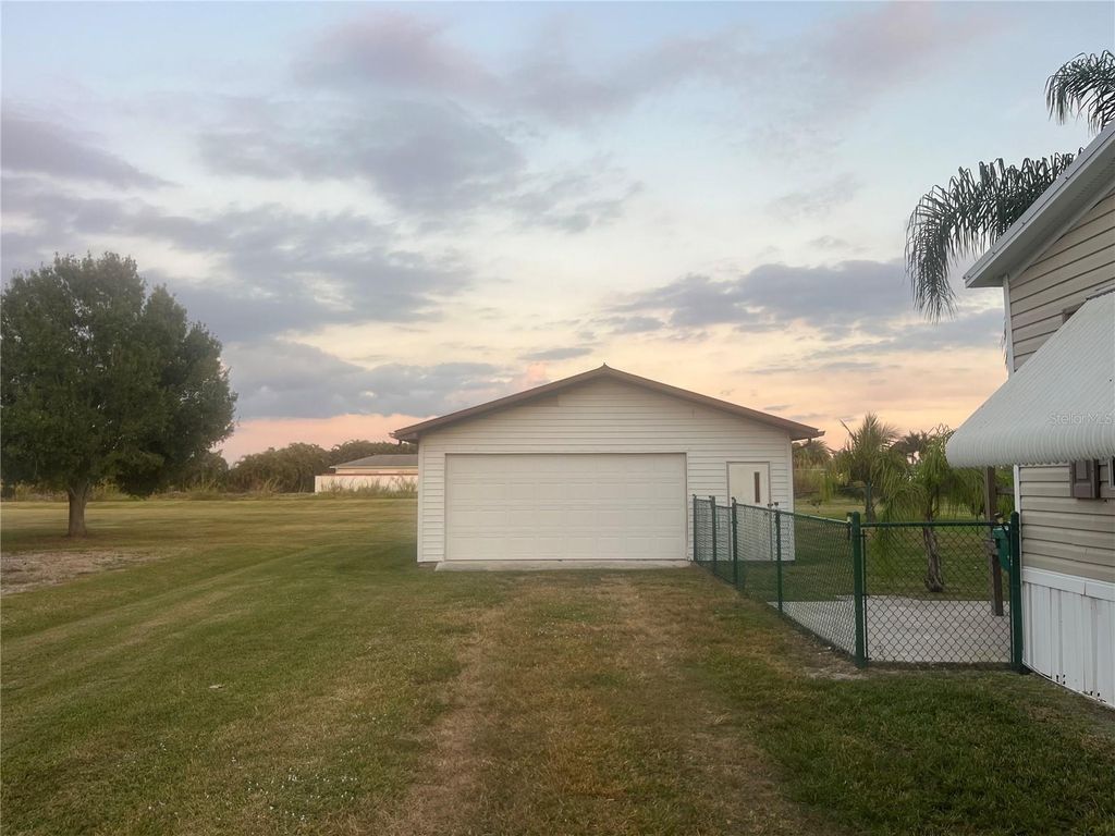 Photo of 4064 SW 9th Way, Okeechobee, FL 34974 (MLS # OK225755)