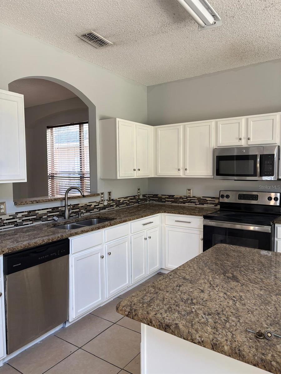 KOKOMO BAY PH 02 - Residential Lease
