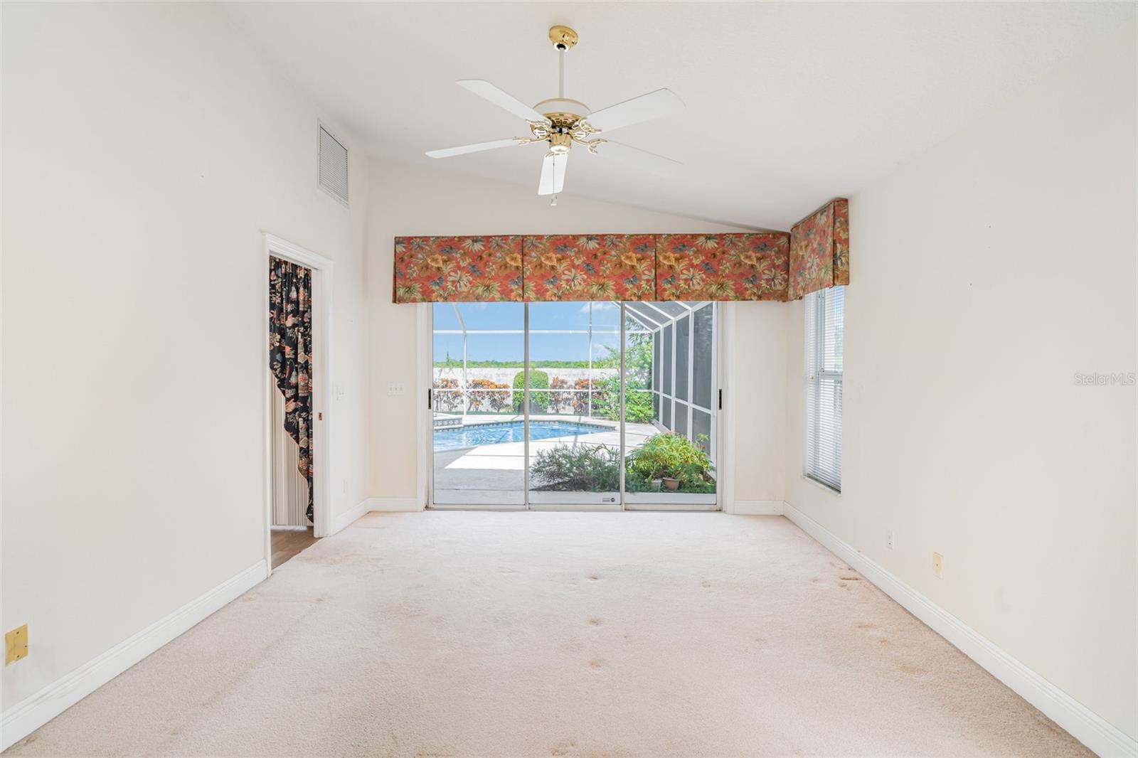 PALM COURT VILLAS PH 10 - Residential