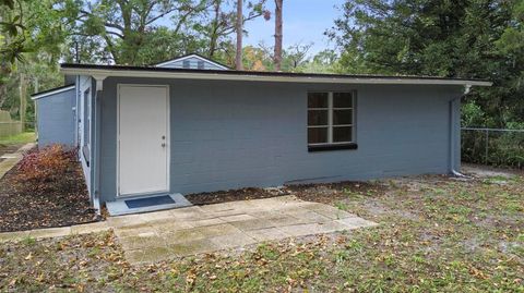 A home in DELAND