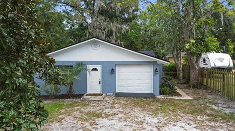 A home in DELAND