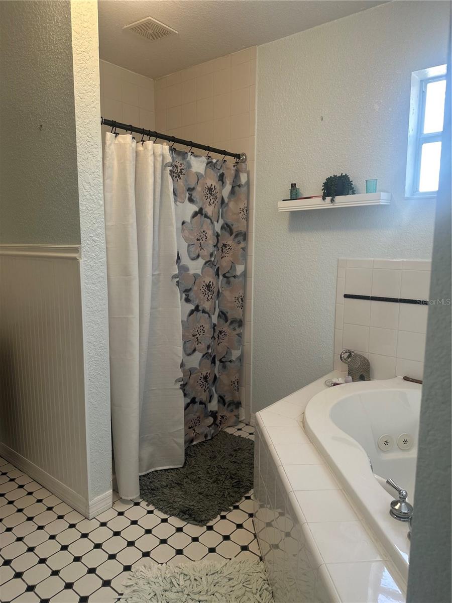 PRATHERS FOURTH ROYAL - Residential