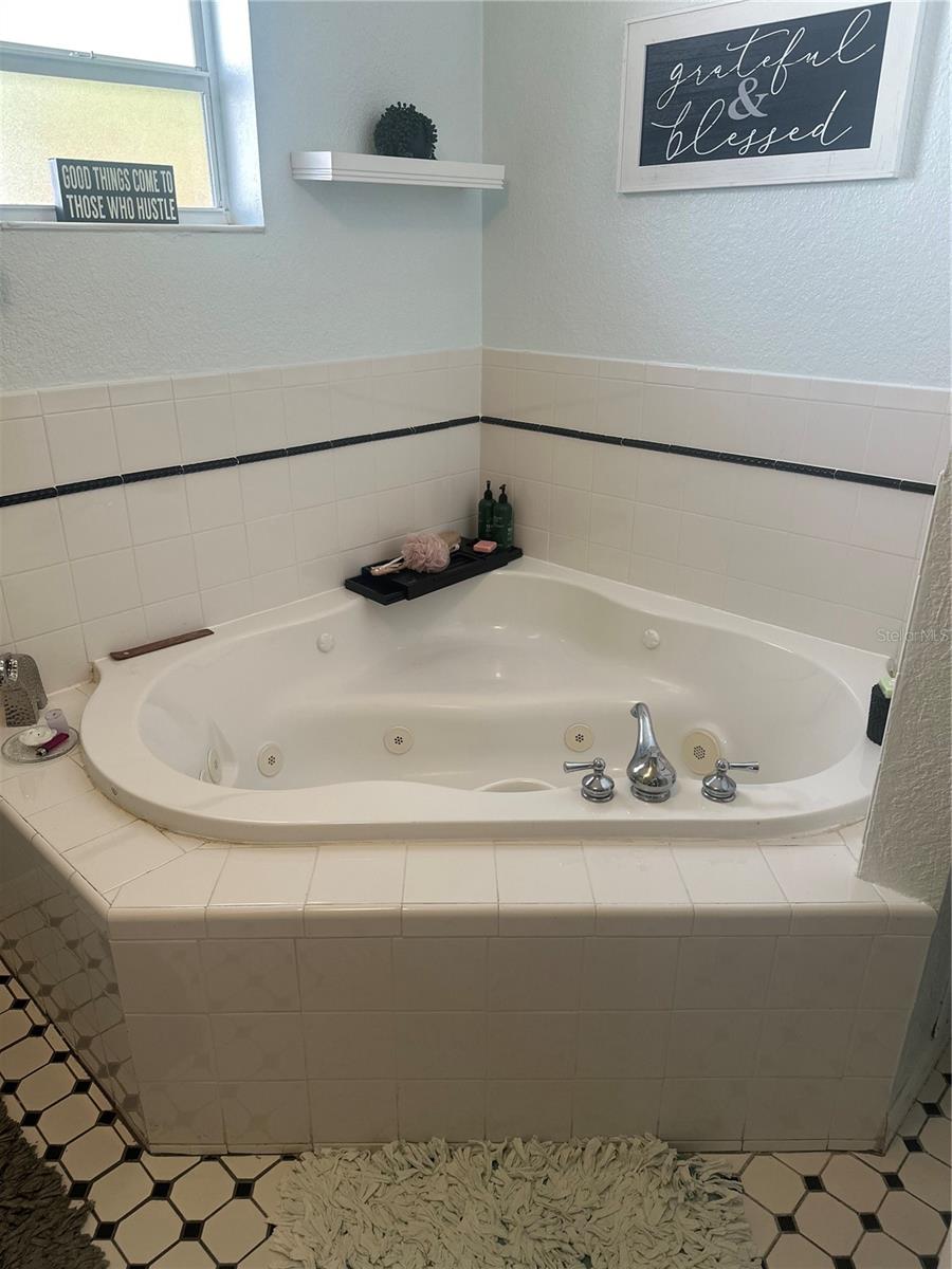 PRATHERS FOURTH ROYAL - Residential