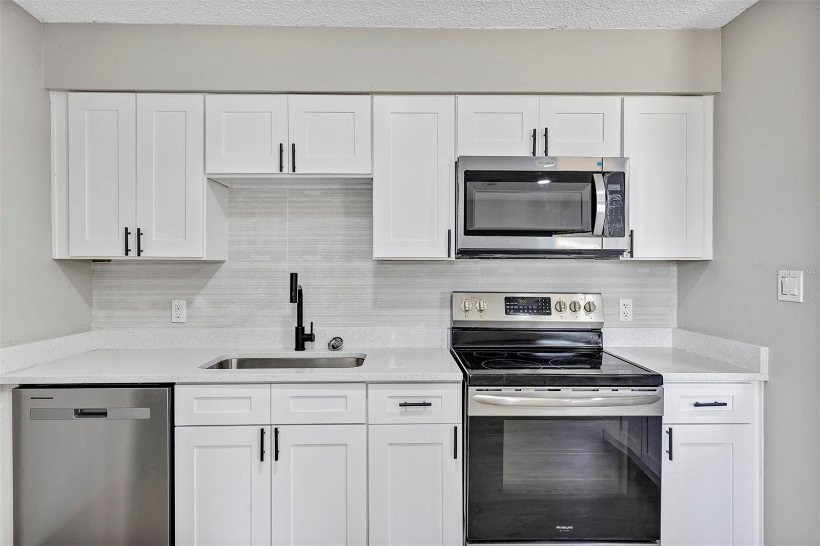 SEMINOLE LAKE ESTATES - Residential Lease