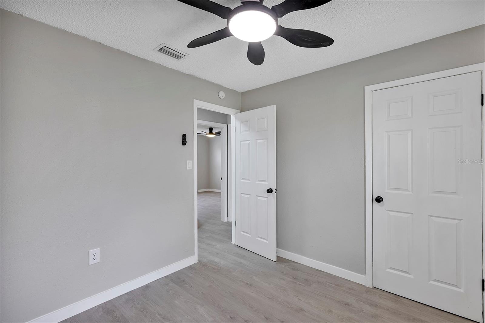 SEMINOLE LAKE ESTATES - Residential Lease