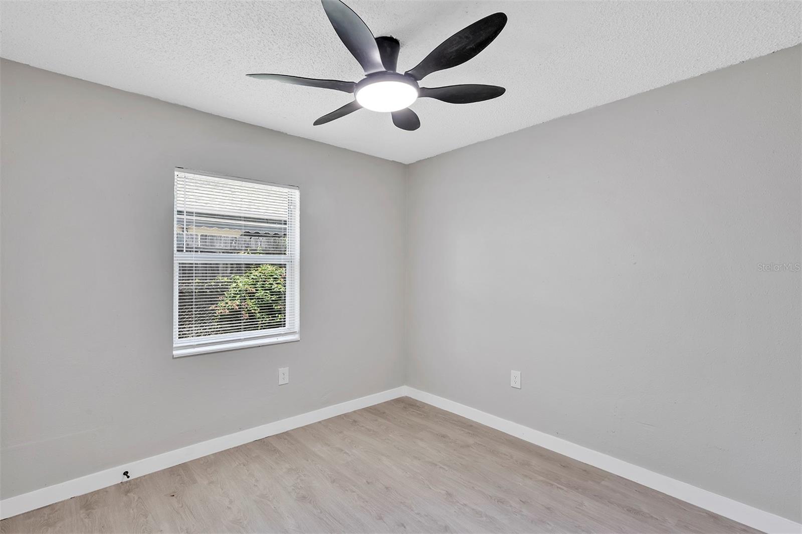 SEMINOLE LAKE ESTATES - Residential Lease
