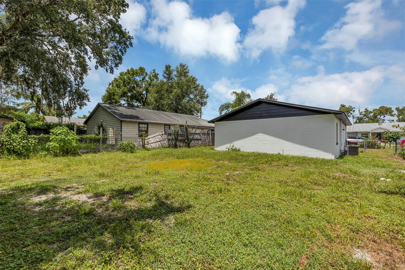 SEMINOLE LAKE ESTATES - Residential Lease