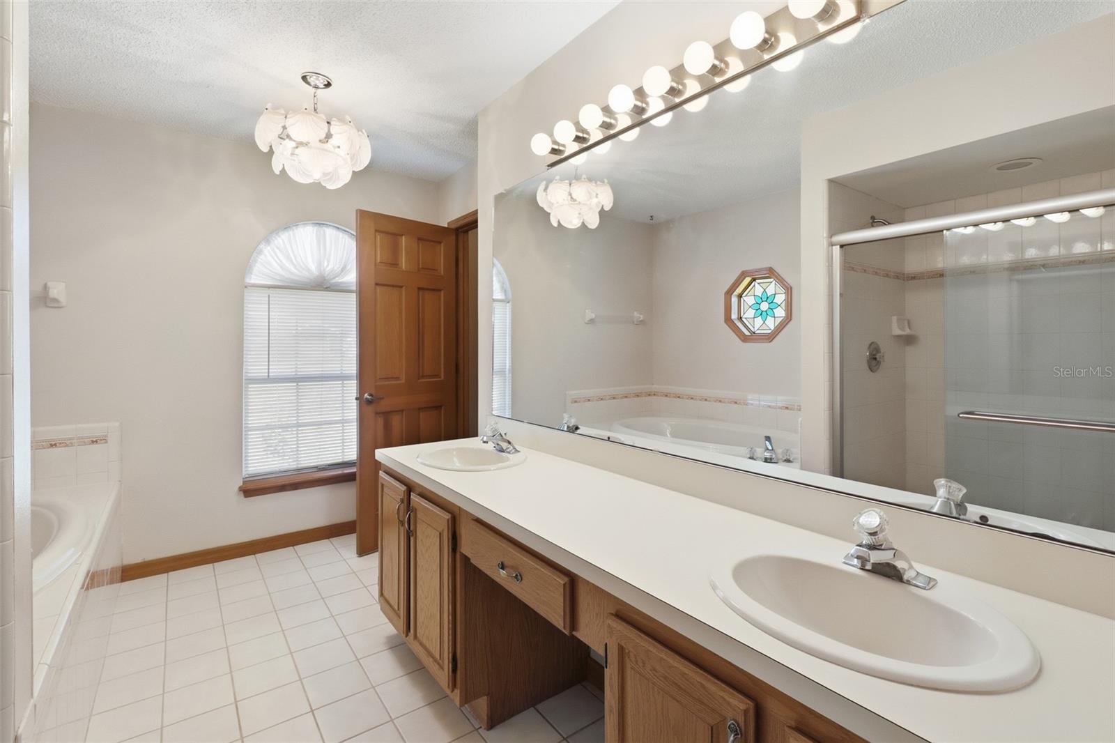 GLEN ABBEY - Residential