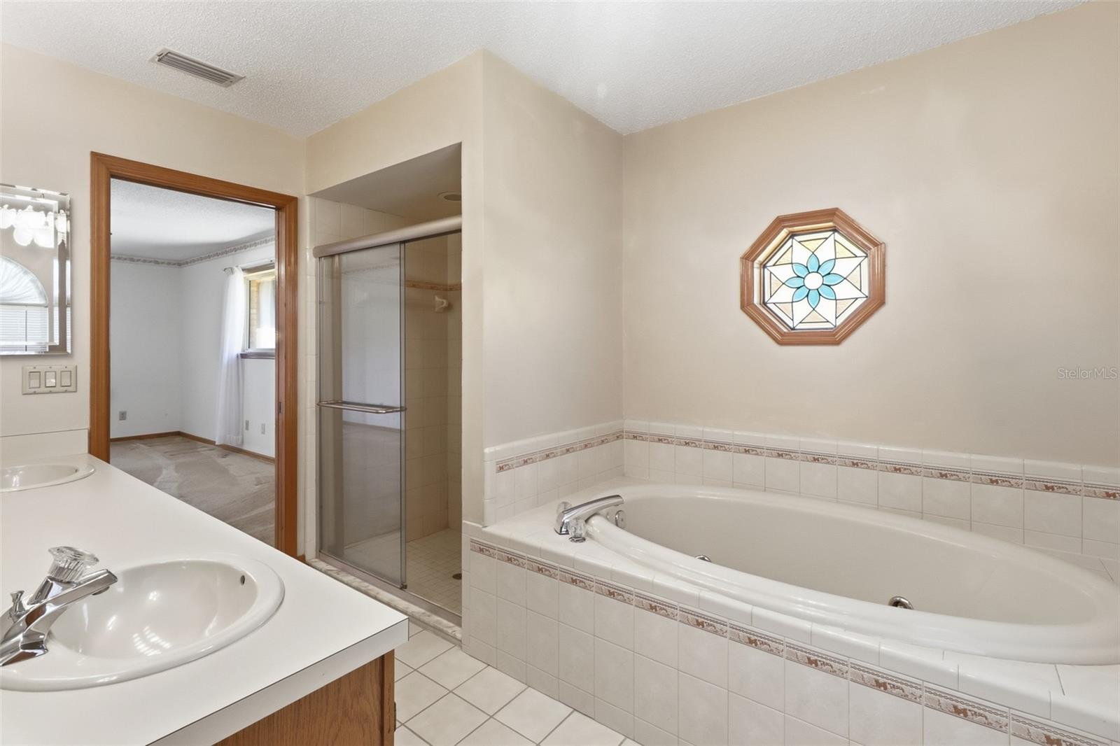 GLEN ABBEY - Residential