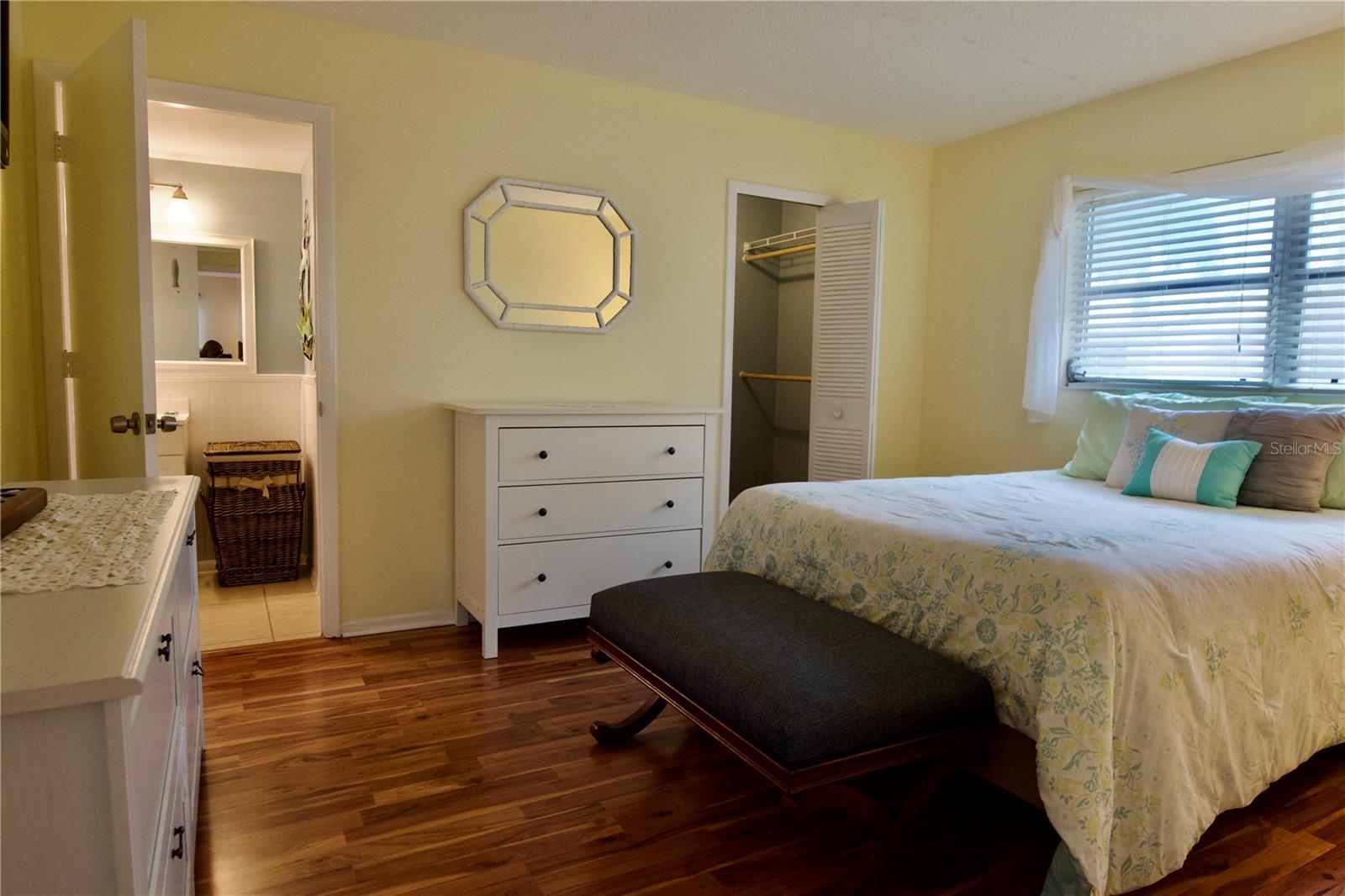 DESOTO SQUARE VILLAS PH I - Residential