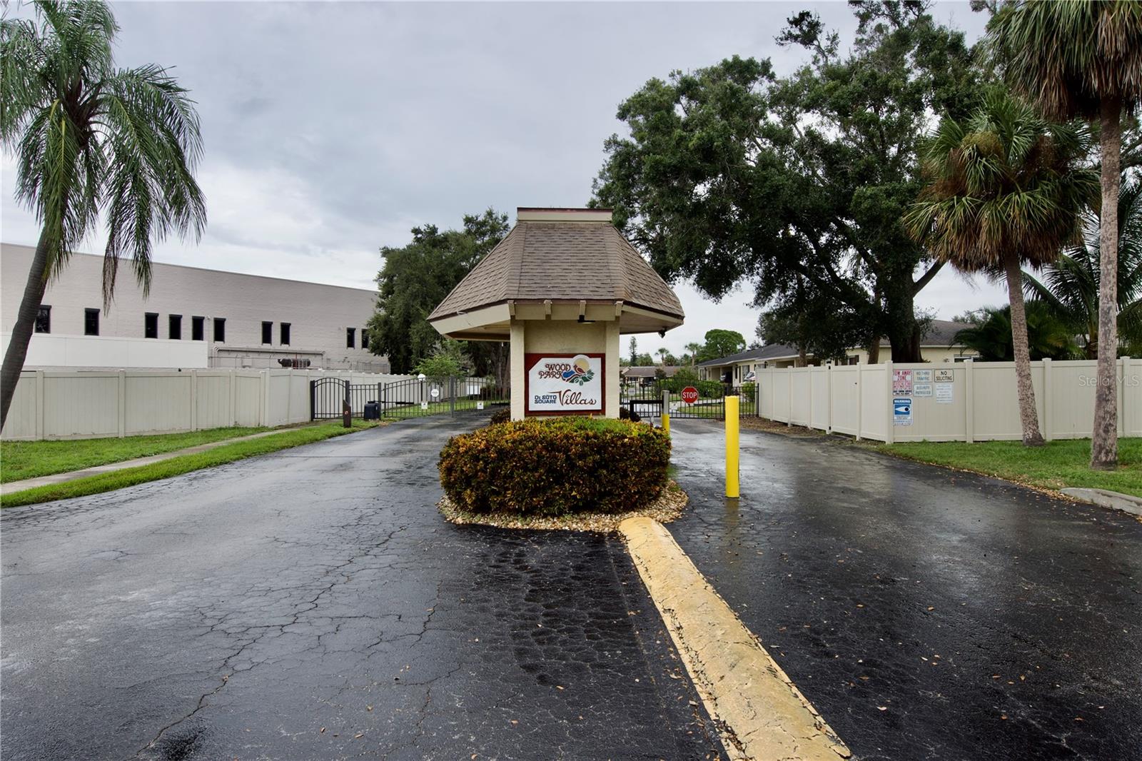DESOTO SQUARE VILLAS PH I - Residential