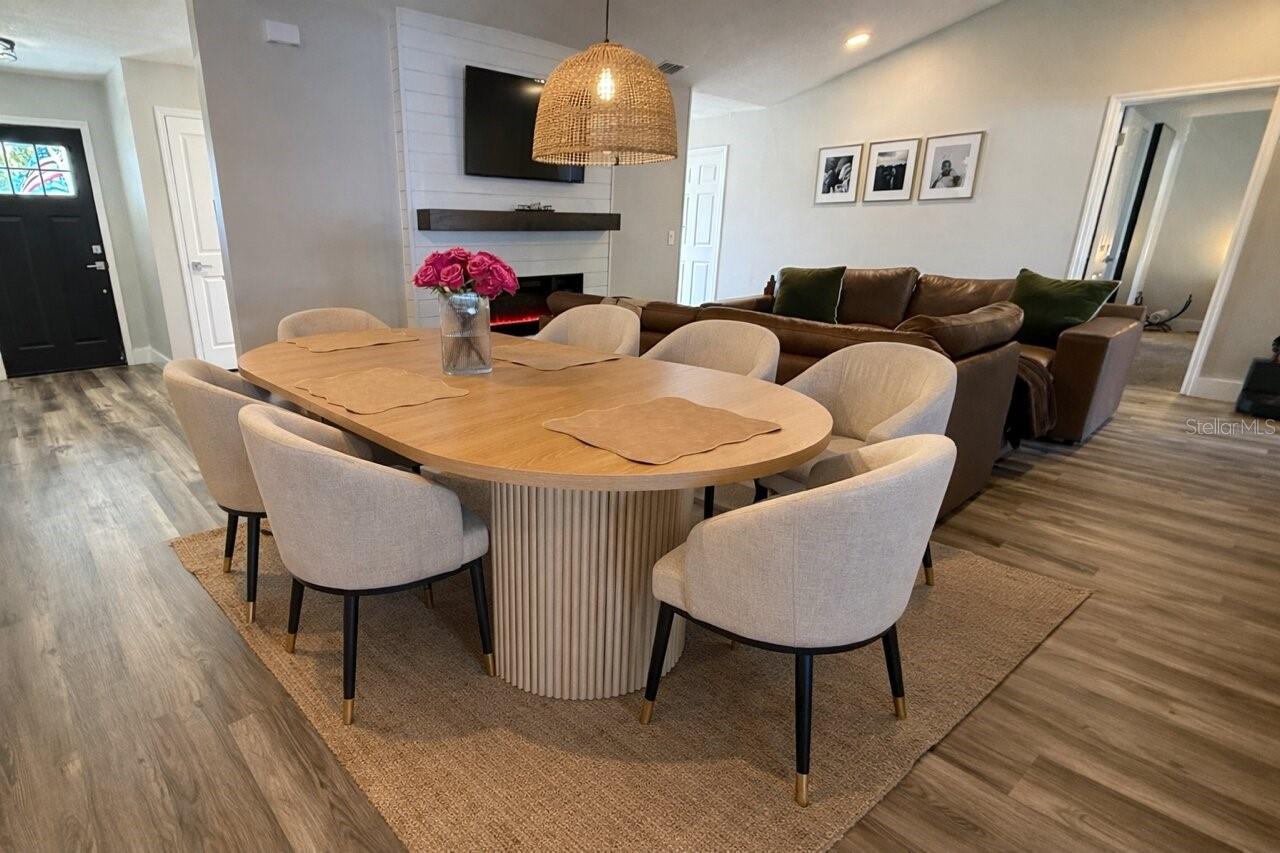 1413 SANDALWOOD DRIVE