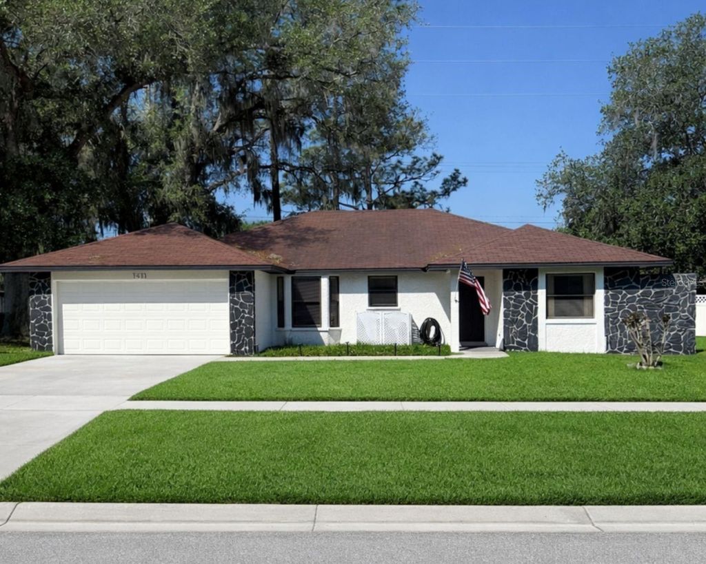 Photo of 1413 Sandalwood Drive, Plant City, FL 33563 (MLS # L4960565)