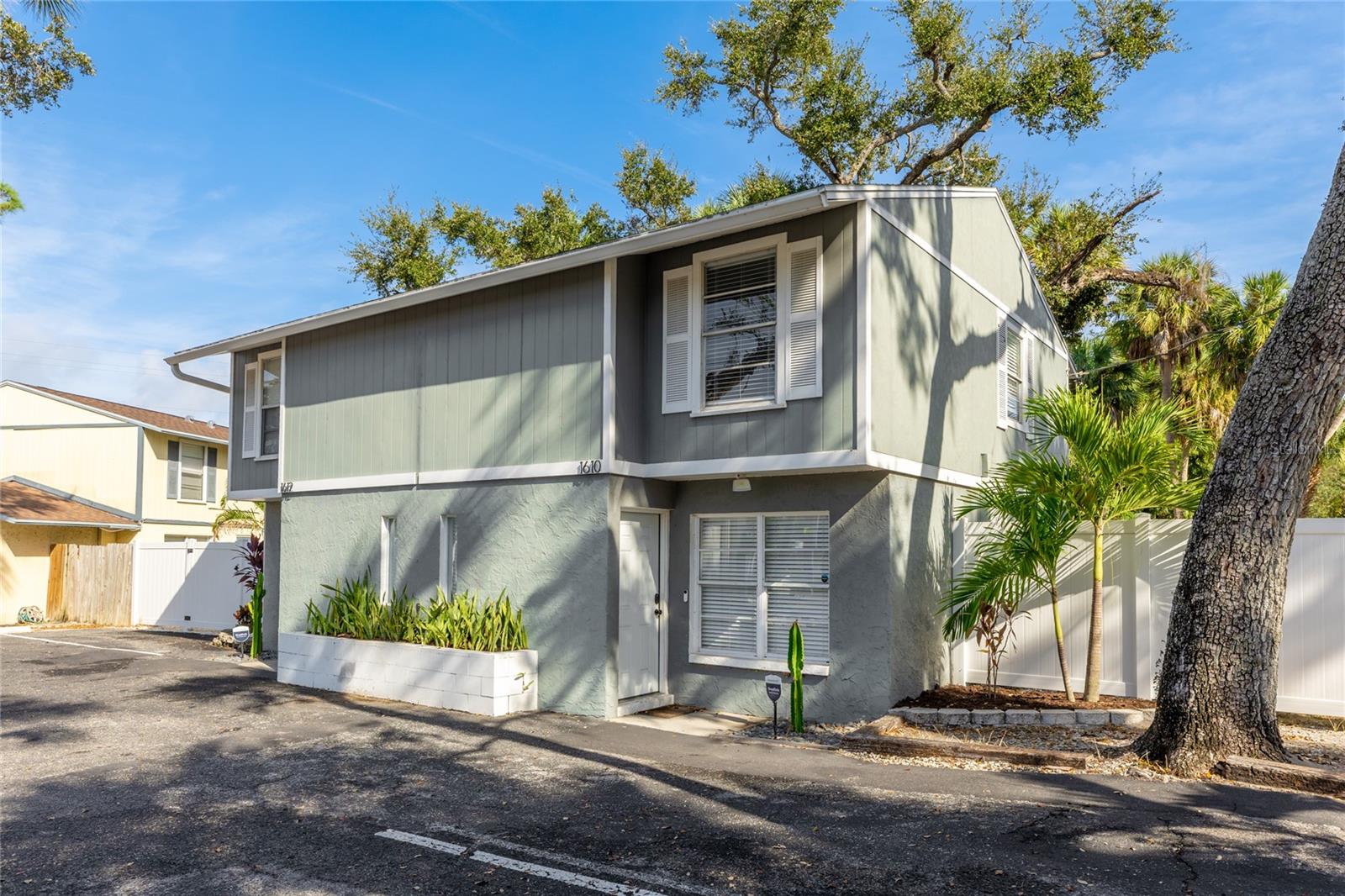 1610 & 1612 ORANGE AVENUE