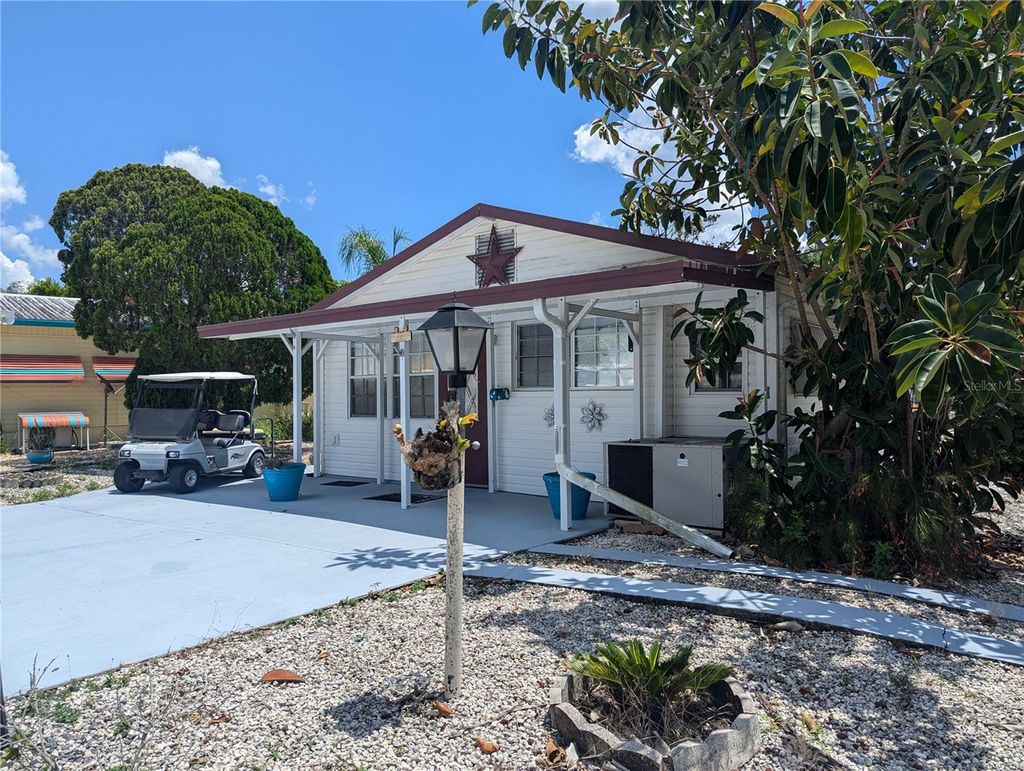 Photo of 79 Saddlebag Trail, Lake Wales, FL 33898 (MLS # K4902999)