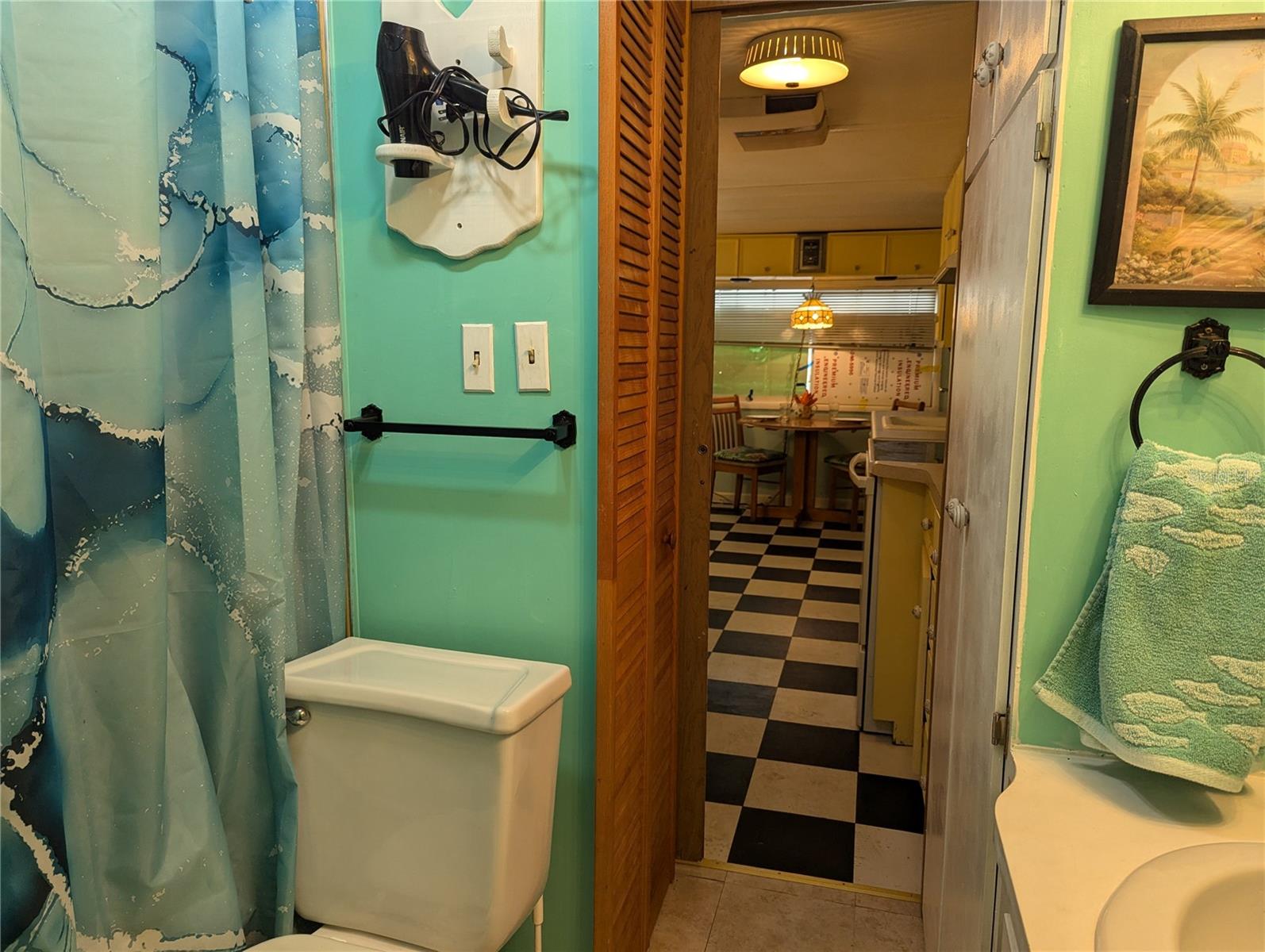 SADDLEBAG LAKE - Residential