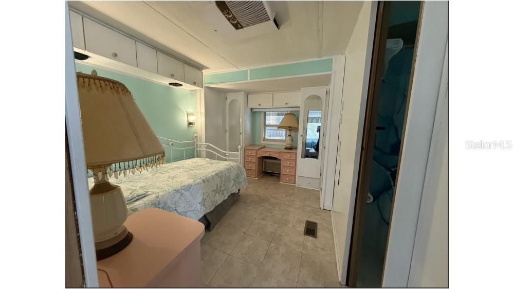 SADDLEBAG LAKE - Residential