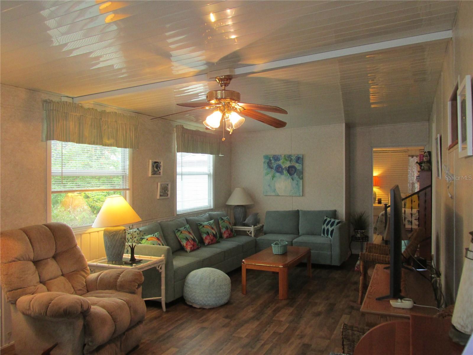 SADDLEBAG LAKE - Residential