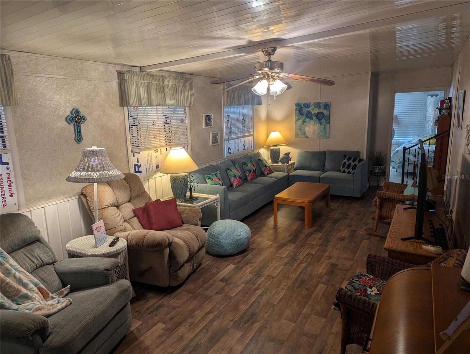 SADDLEBAG LAKE - Residential