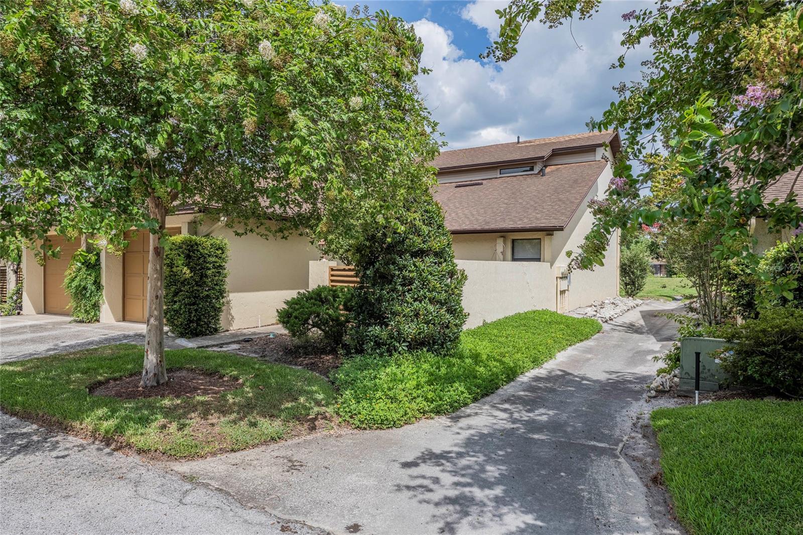 925 FENTON LANE 9