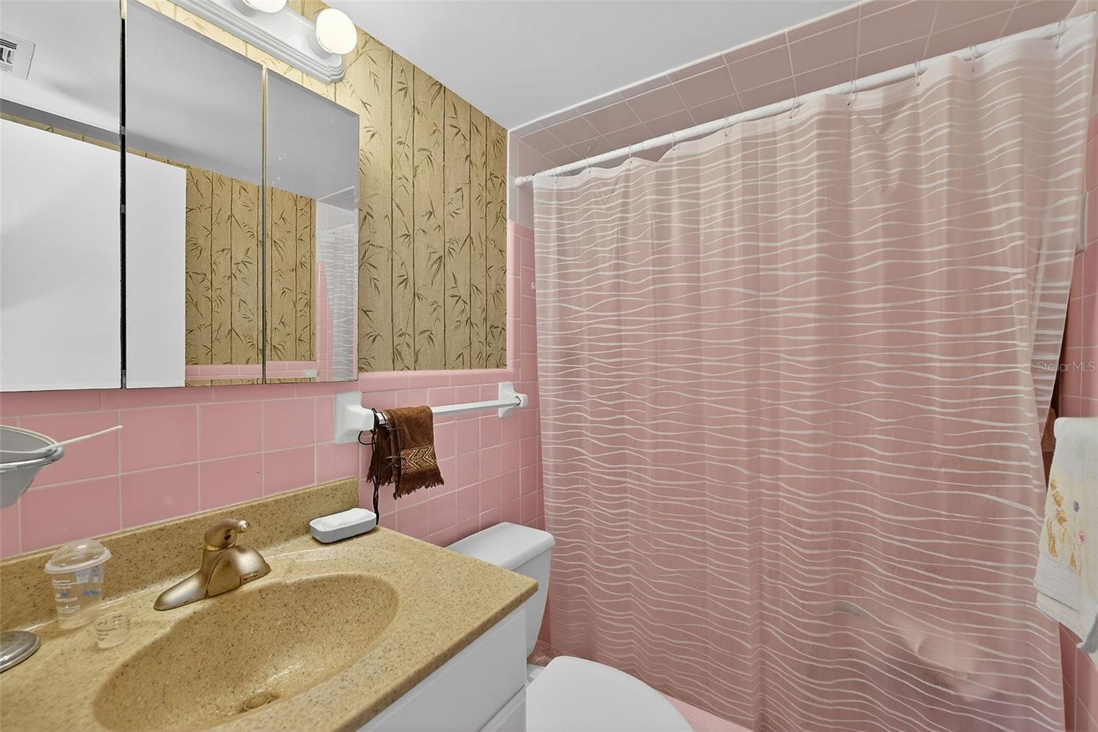 SEMINOLE GARDEN APTS - Residential