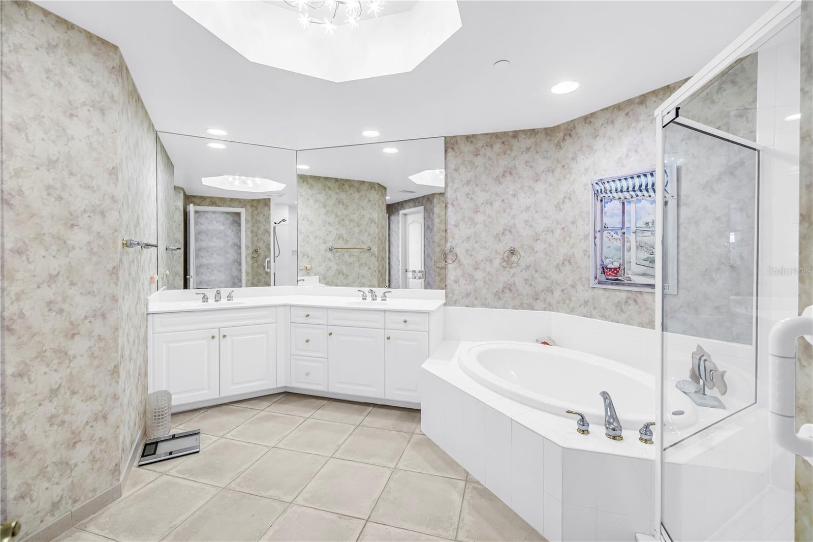 FLORENCIA CONDO - Residential