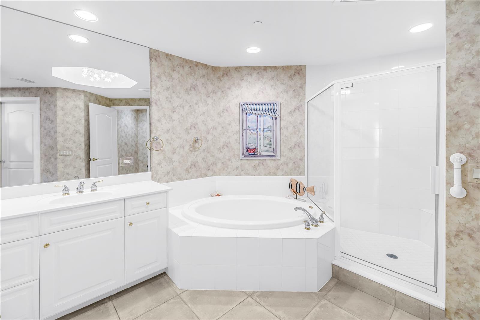 FLORENCIA CONDO - Residential