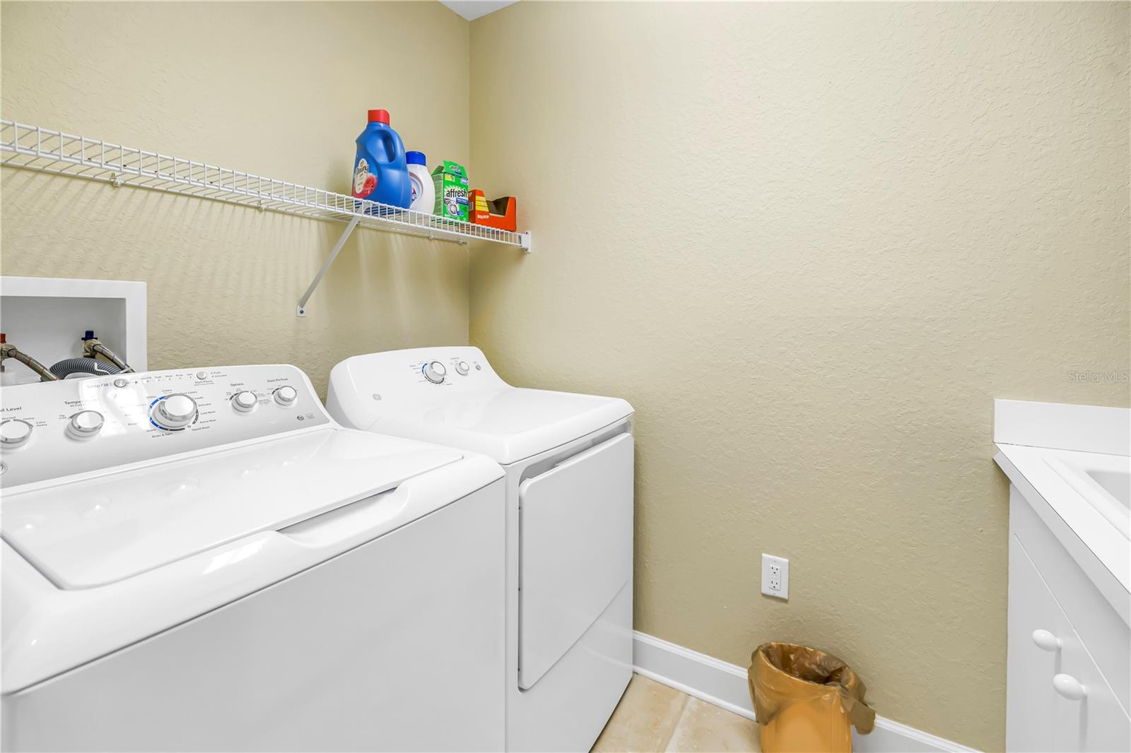 FLORENCIA CONDO - Residential