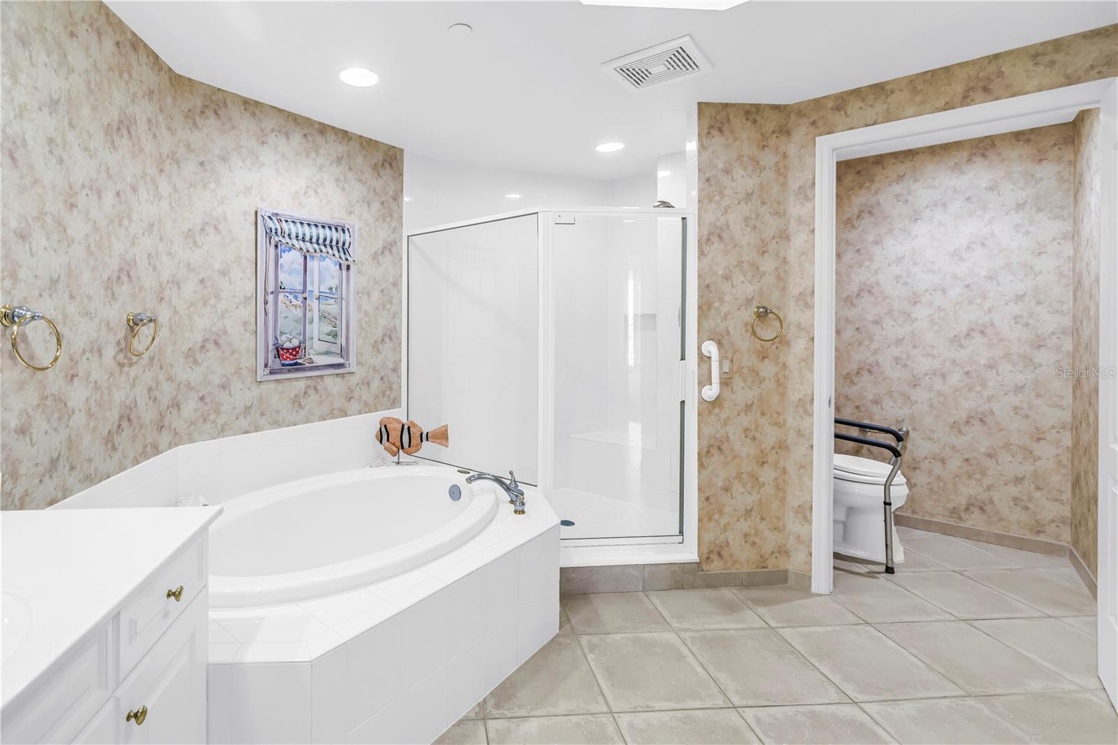 FLORENCIA CONDO - Residential