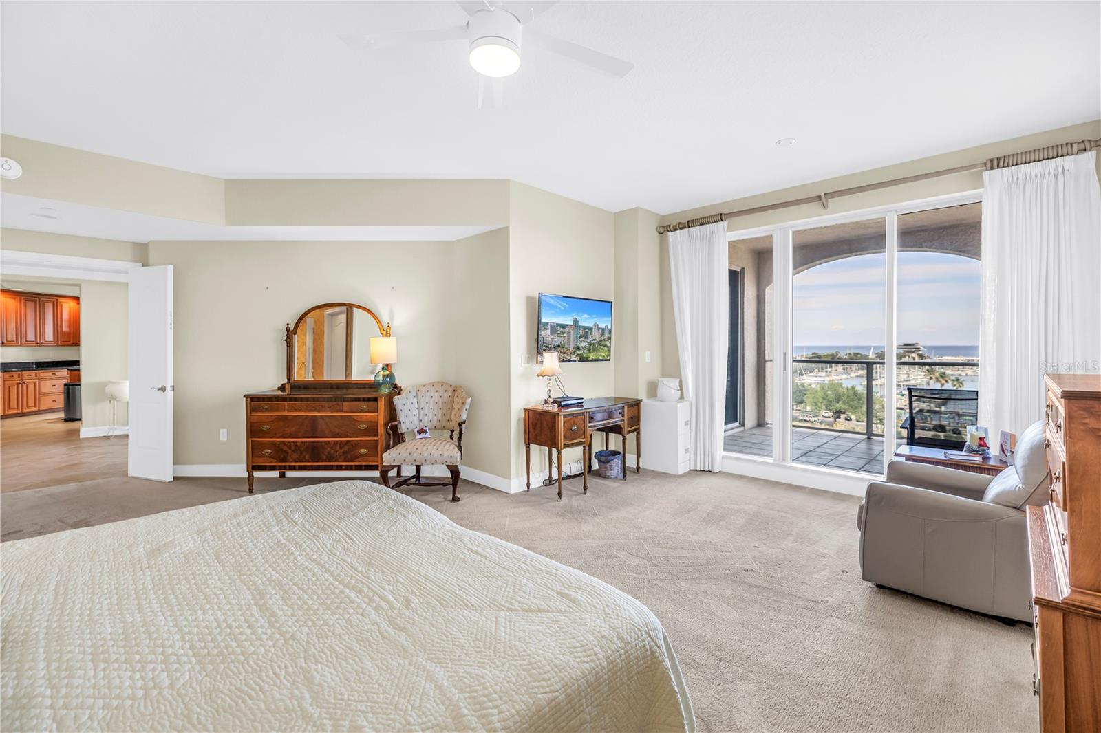 FLORENCIA CONDO - Residential