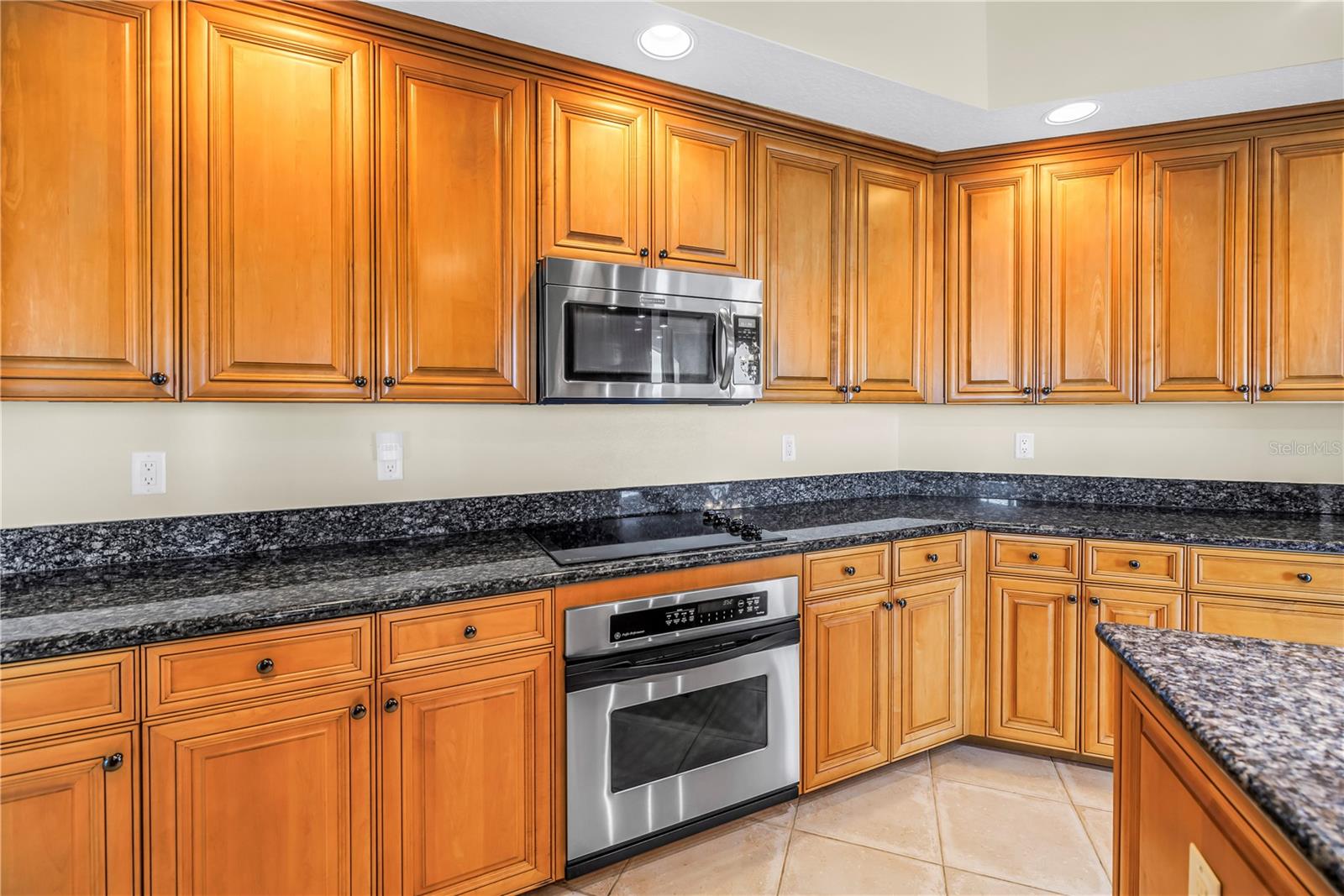 FLORENCIA CONDO - Residential