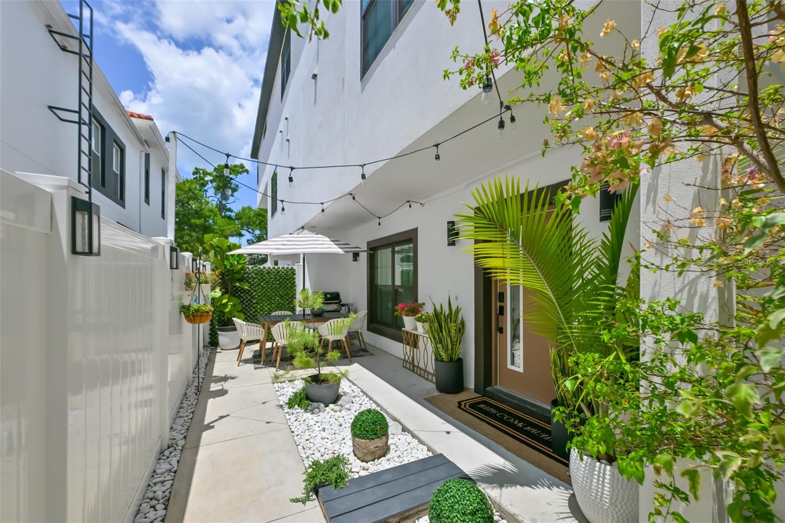 SOHO TOWNHOMESS SUB - Residential