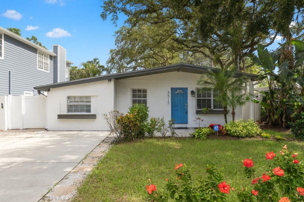 Photo of 3315 W Villa Rosa Street, Tampa, FL 33611 (MLS # TB8406468)