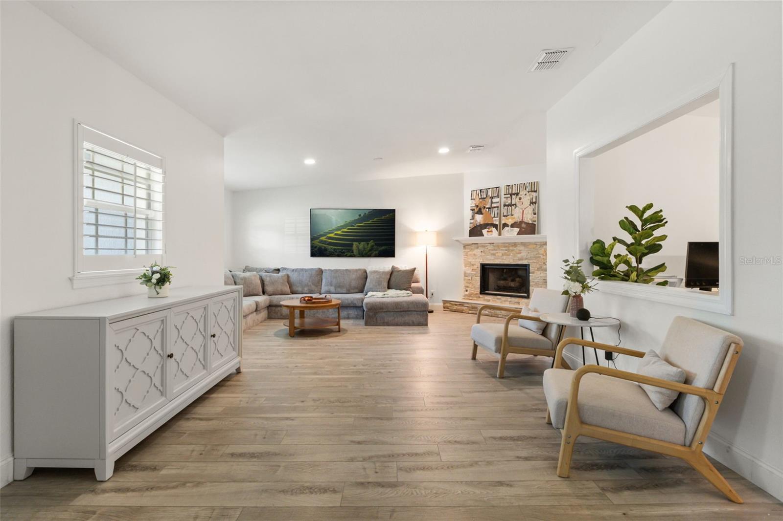 1871 BARKER DRIVE