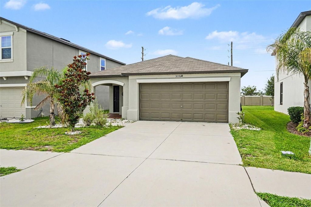 Photo of 31536 Barrel Wave Way, Wesley Chapel, FL 33545 (MLS # TB8512046)