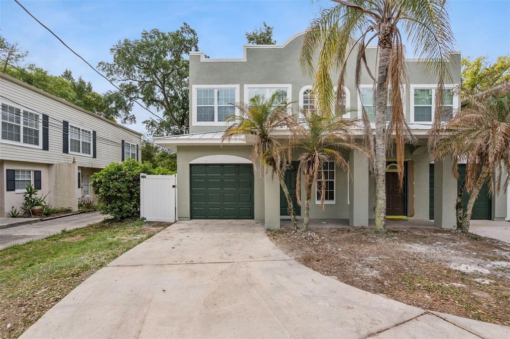 Photo of 2704 E Central Boulevard, Orlando, FL 32803 (MLS # O6396837)