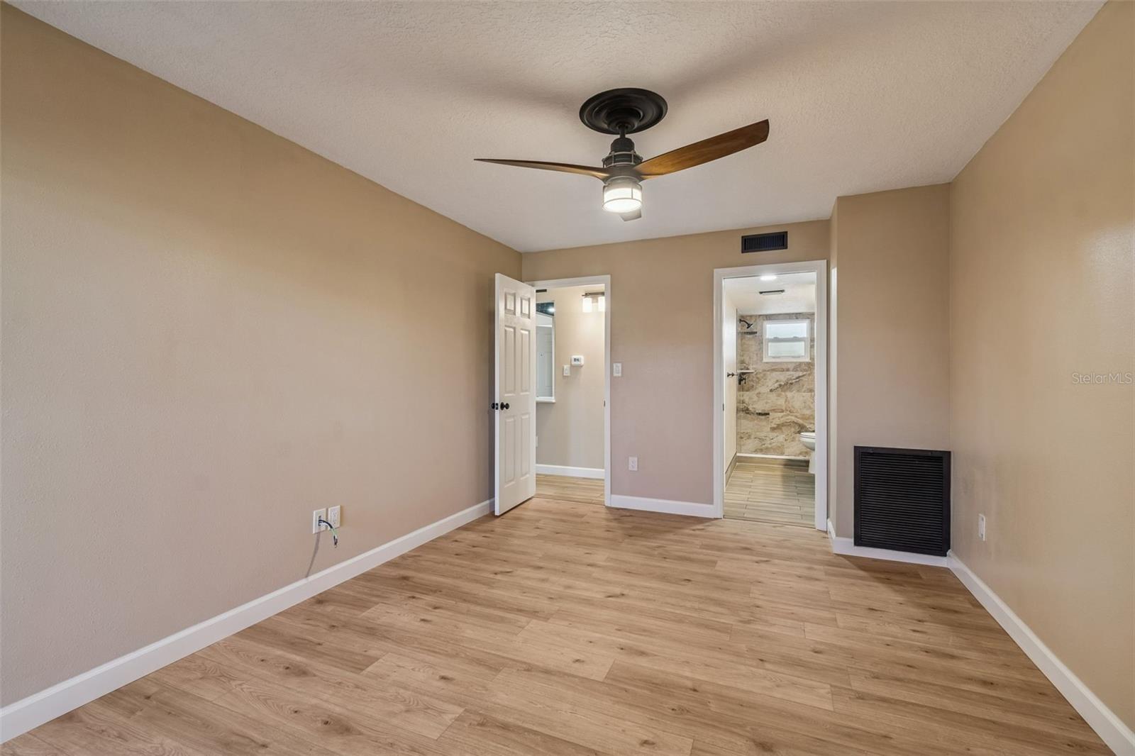 HARBOR VILLAS CONDO PH 03 - Residential