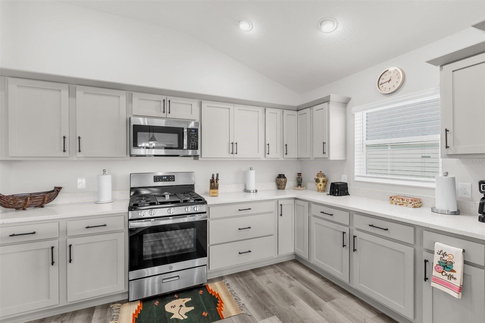 VILLAGES/WEST LAKE UN 56 - Residential