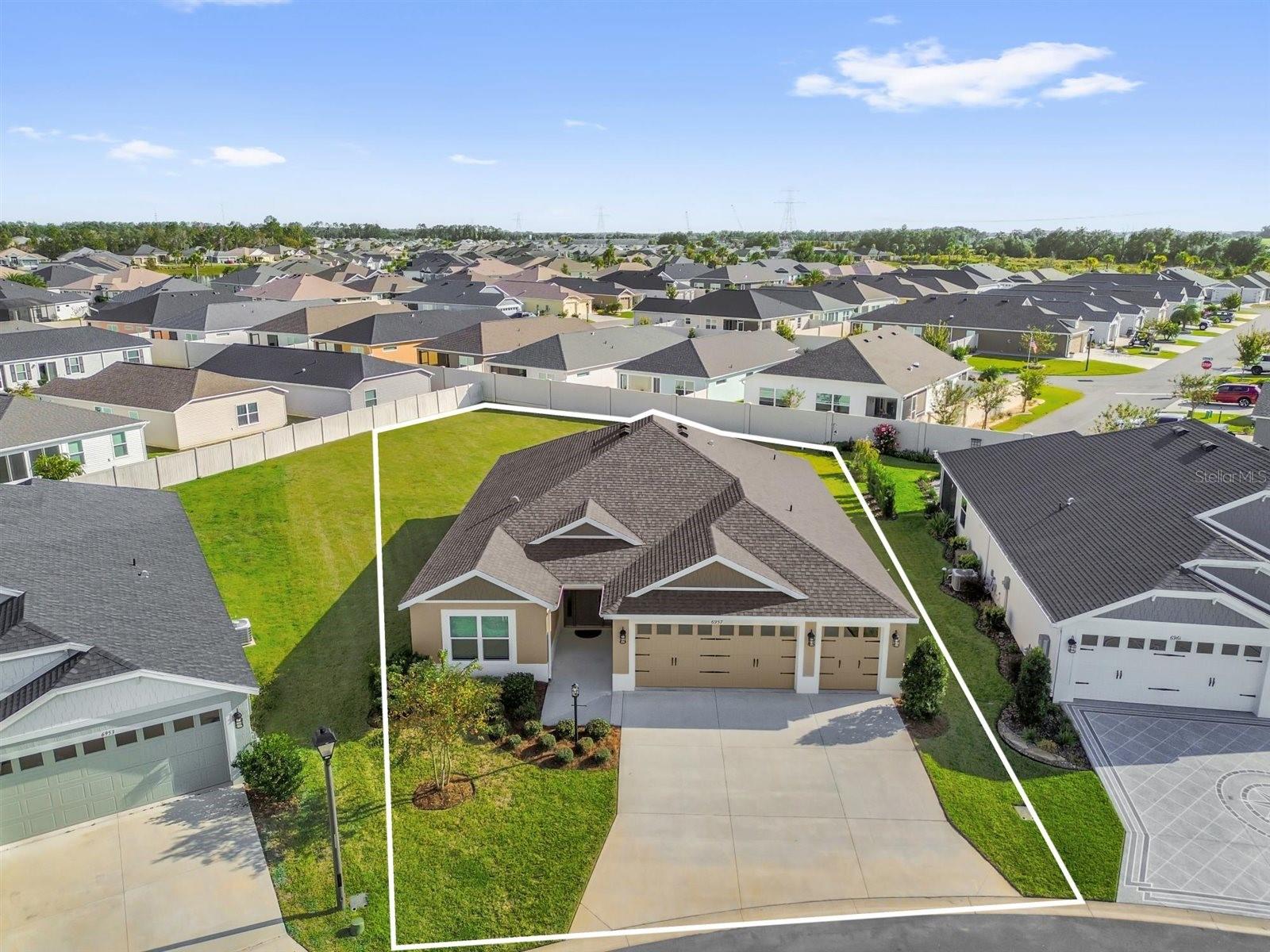 VILLAGES/WEST LAKE UN 56 - Residential