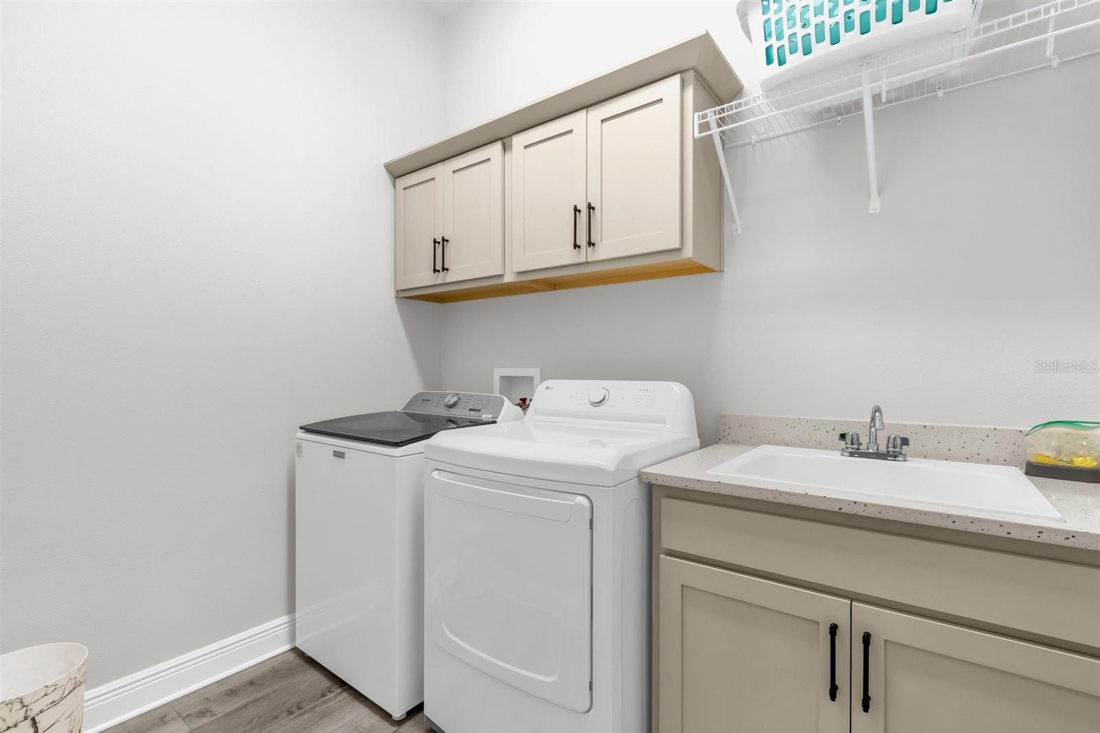 VILLAGES/WEST LAKE UN 56 - Residential