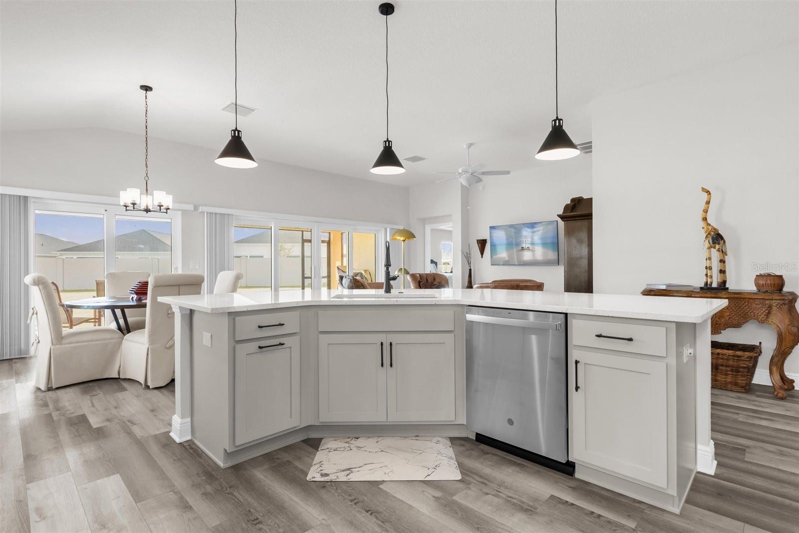 VILLAGES/WEST LAKE UN 56 - Residential