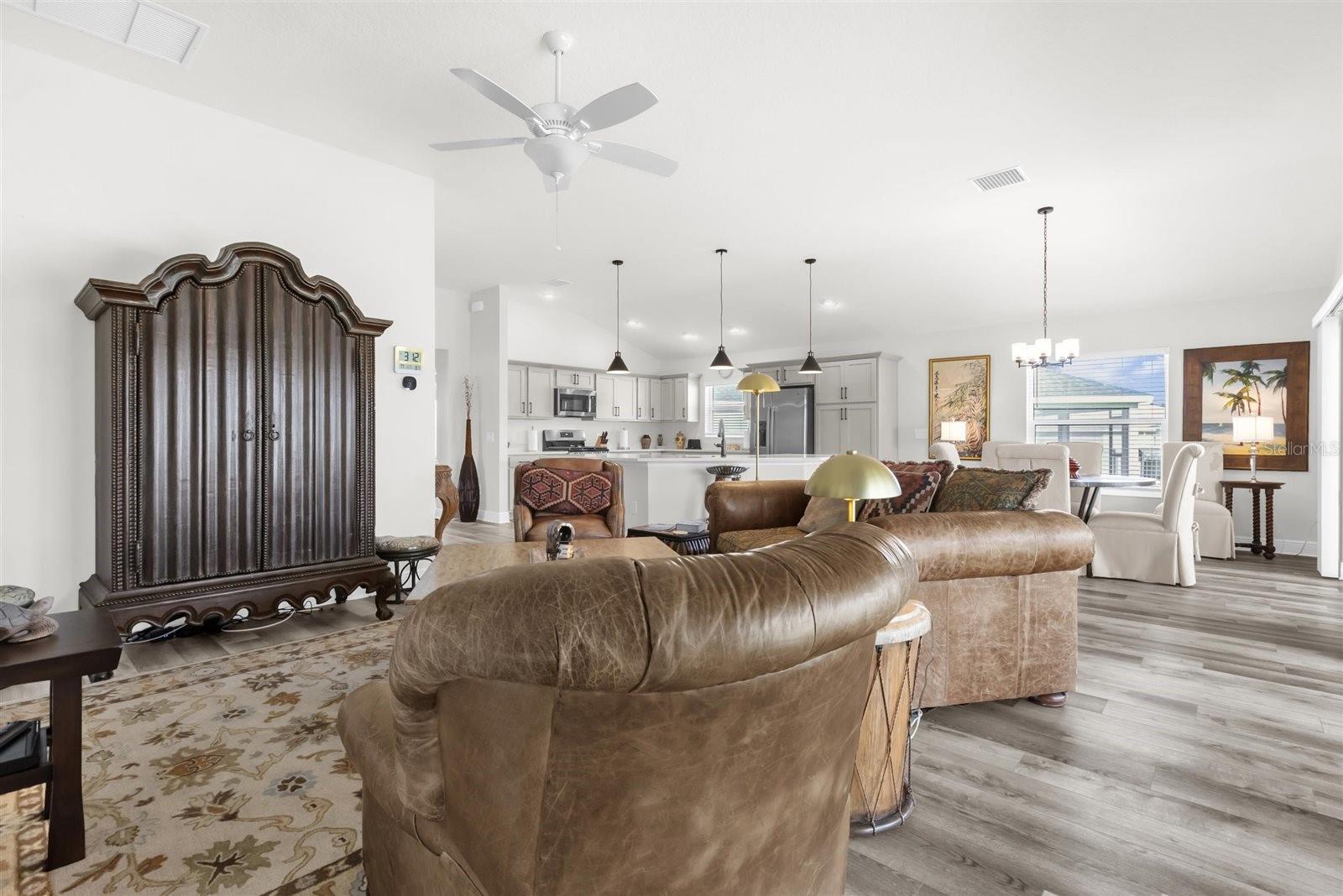 VILLAGES/WEST LAKE UN 56 - Residential