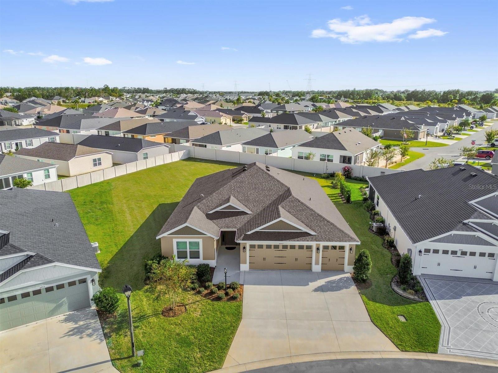 VILLAGES/WEST LAKE UN 56 - Residential