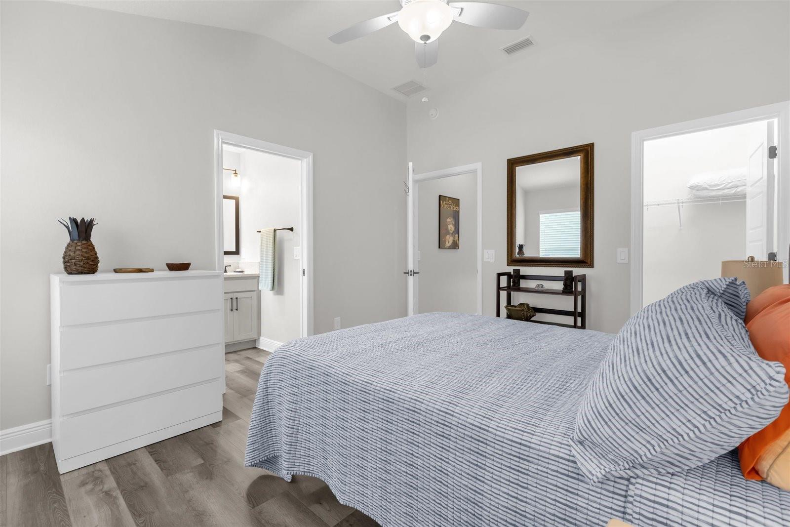 VILLAGES/WEST LAKE UN 56 - Residential