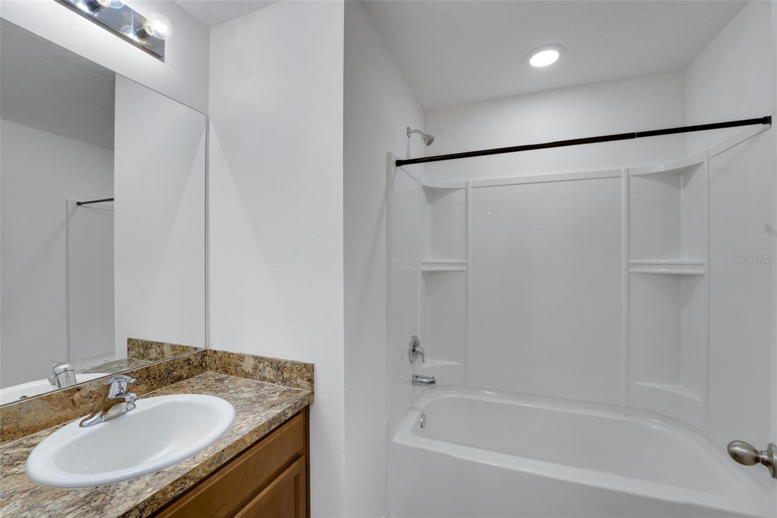 TAVARES CHELSEA OAKS SOUTH - Residential