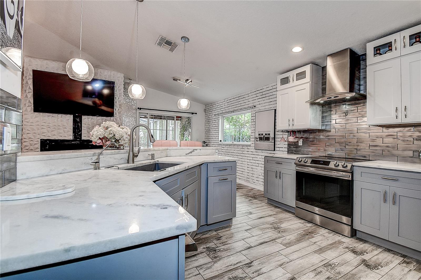 GULF COAST ACRES - Residential