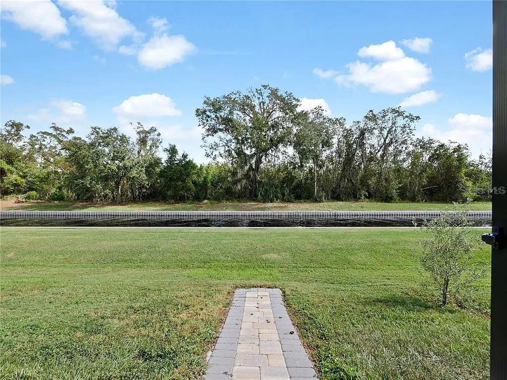 WATERS EDGE/THE LAKES - Residential