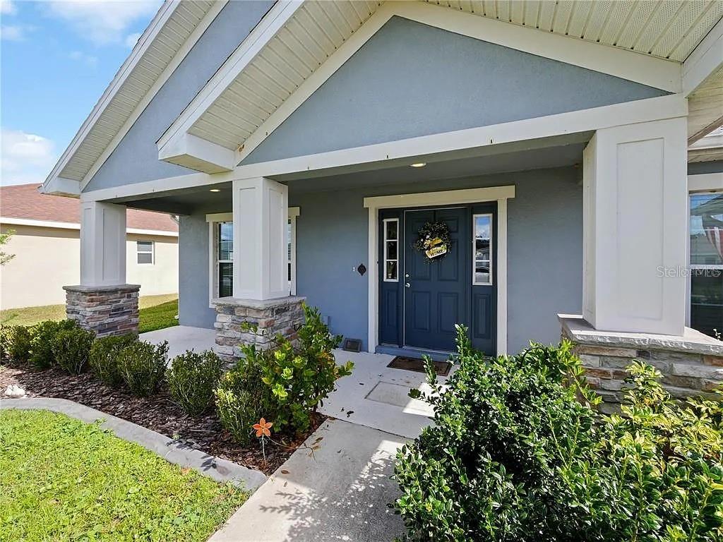 WATERS EDGE/THE LAKES - Residential