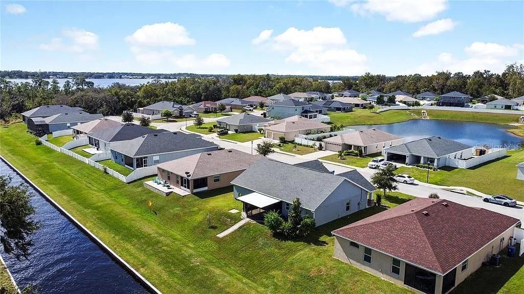WATERS EDGE/THE LAKES - Residential